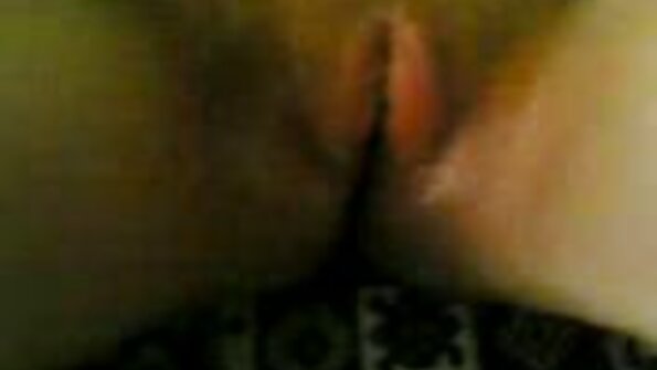 شقراء افلام لجنس Cherie DeVille مارس الجنس أثناء استخدام الكمبيوتر المحمول الخاص بها